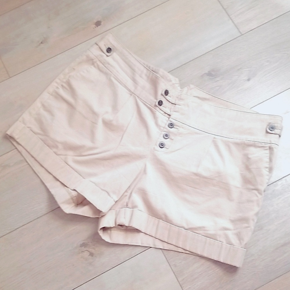 Old Navy Low Rise Lite Khaki Shorts
